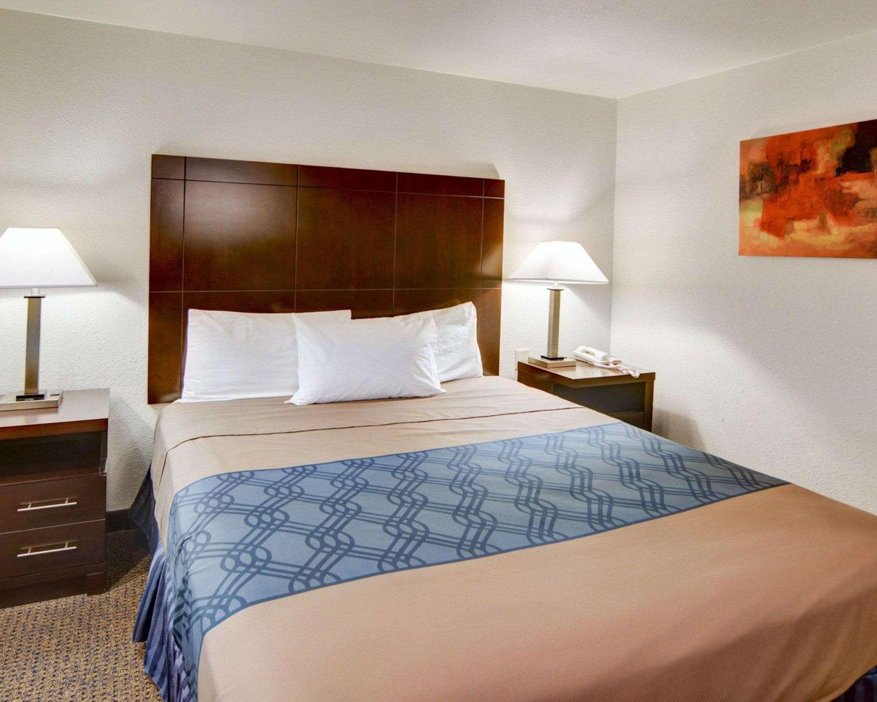Rodeway Inn & Suites Lewisville I-35 Buitenkant foto