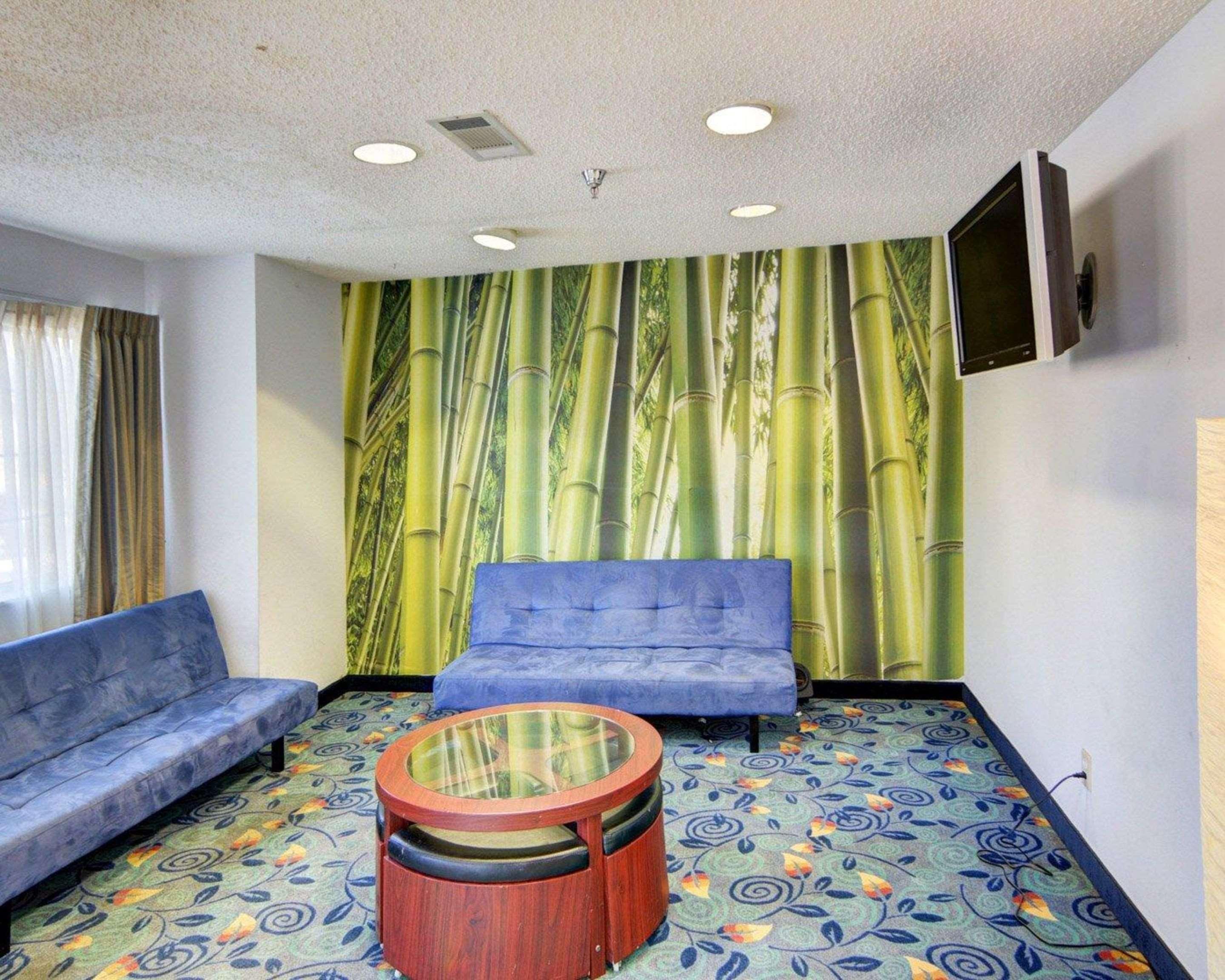 Rodeway Inn & Suites Lewisville I-35 Buitenkant foto