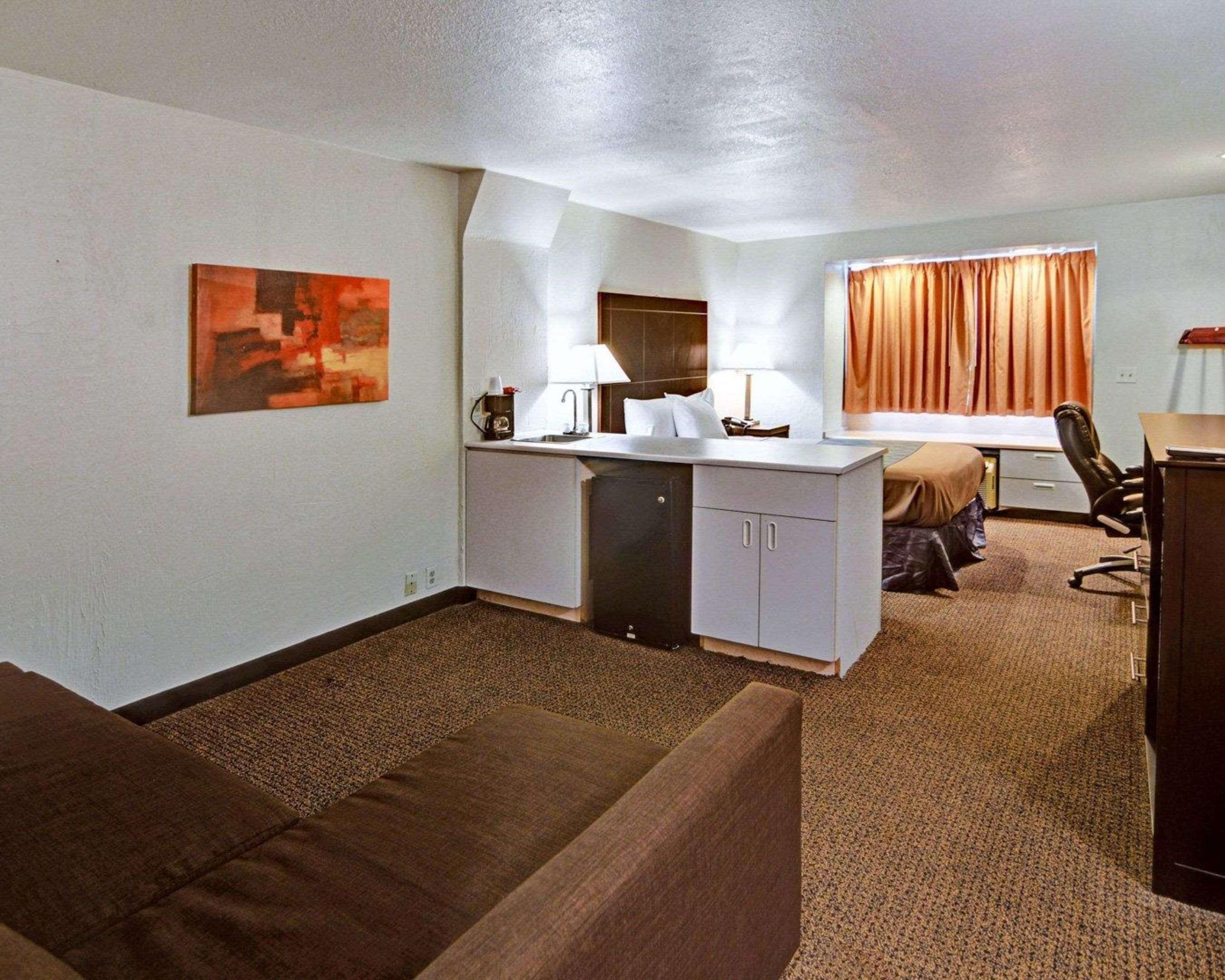 Rodeway Inn & Suites Lewisville I-35 Buitenkant foto